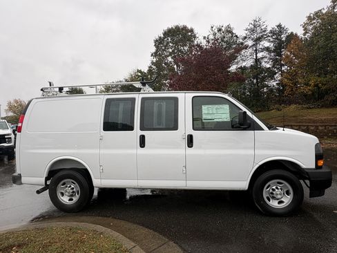 New 2025 Chevrolet Express 2500 w/ Driver Convenience Package image 6