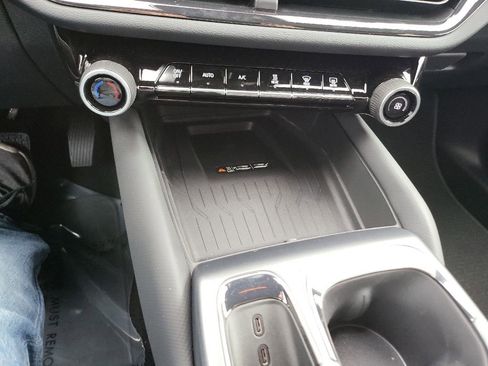 New 2025 Chevrolet Equinox EV RS image 31