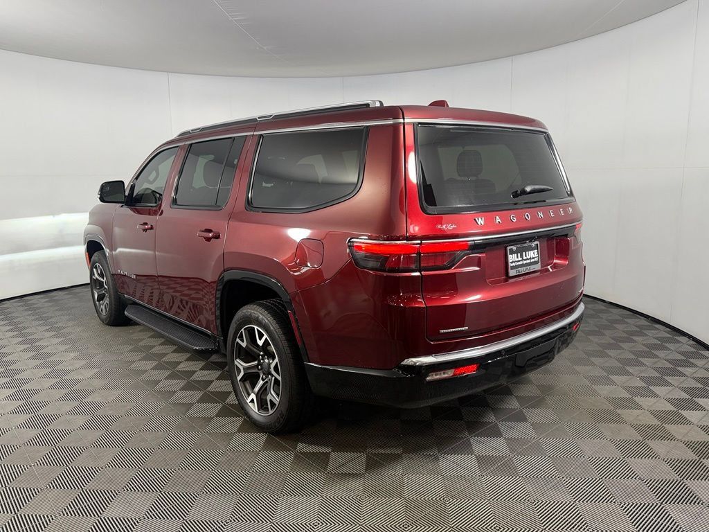 Used 2023 Jeep Wagoneer Series III w/ Preferred Equipment Group AWD/4WD image 9