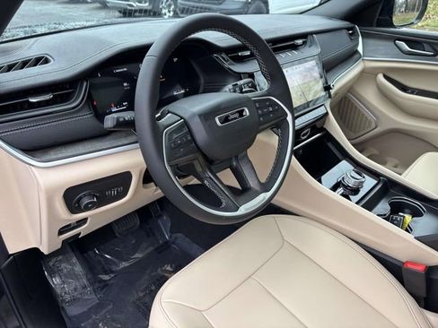 New 2026 Jeep Grand Cherokee Limited AWD/4WD image 15