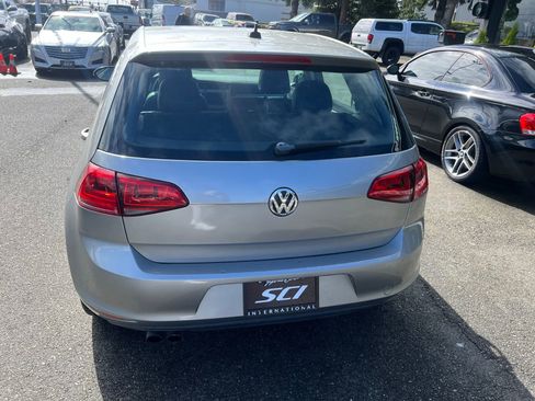 Used 2016 Volkswagen Golf S image 4