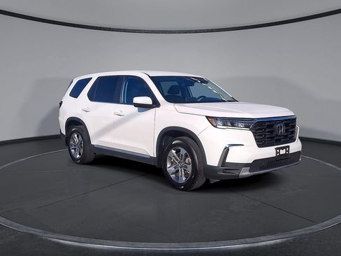 Used 2023 Honda Pilot EX-L image 2