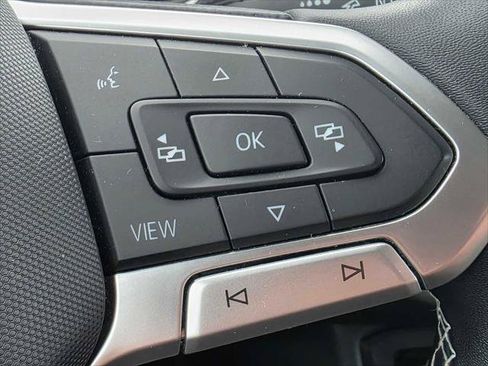 Used 2022 Volkswagen Tiguan SE AWD/4WD image 31