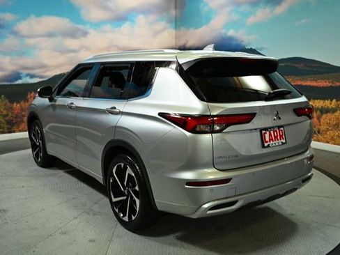 Used 2022 Mitsubishi Outlander SEL image 11