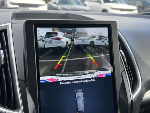 Used 2024 Ford Edge Titanium image 15