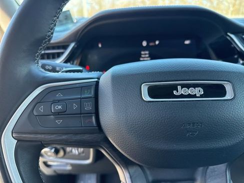 Certified 2022 Jeep Grand Cherokee Limited image 35