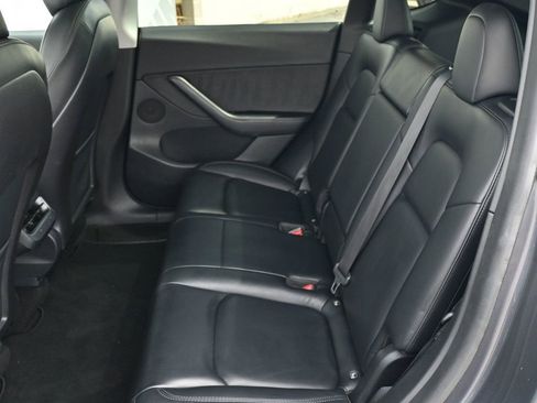 Used 2021 Tesla Model Y Long Range image 13