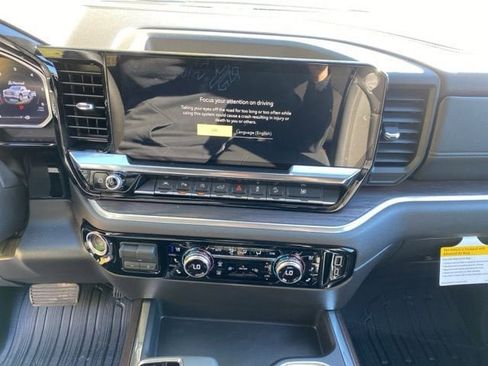 New 2026 GMC Sierra 1500 SLT image 19