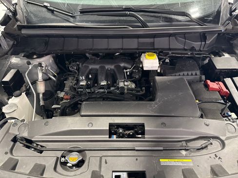 Used 2025 Nissan Pathfinder SV AWD/4WD image 43