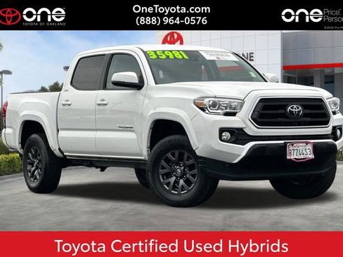 Certified 2023 Toyota Tacoma SR5 image 1