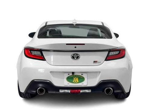 Used 2023 Toyota GR86 RWD image 3