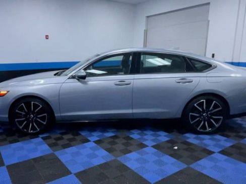 Certified 2023 Honda Accord Touring image 5