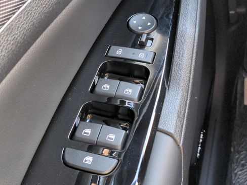 Used 2023 Kia Sportage SX image 24