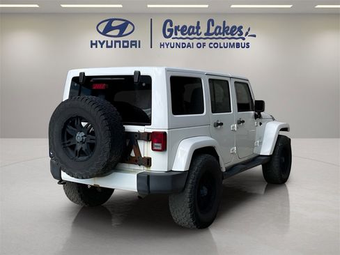 Used 2016 Jeep Wrangler Unlimited Sahara w/ Connectivity Group image 5