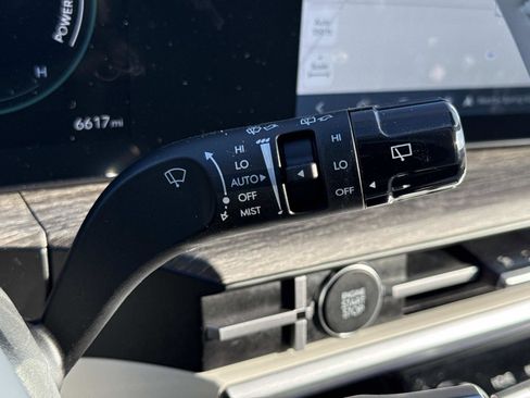 Used 2024 Hyundai Santa Fe Limited image 11