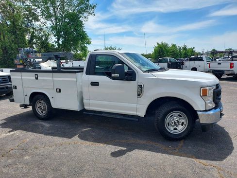 Used 2020 Ford F250 XL w/ Power Equipment Group image 4