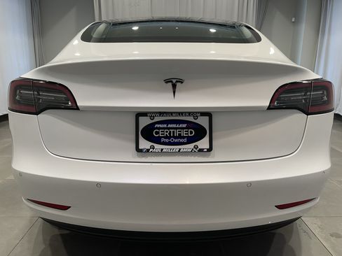Used 2020 Tesla Model 3 Standard Range Plus RWD image 5