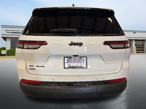 Used 2023 Jeep Grand Cherokee L Laredo image 8