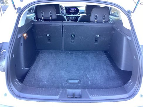 Used 2025 Chevrolet Trax LS image 13