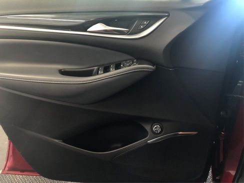 Used 2020 Buick Enclave Essence FWD image 16