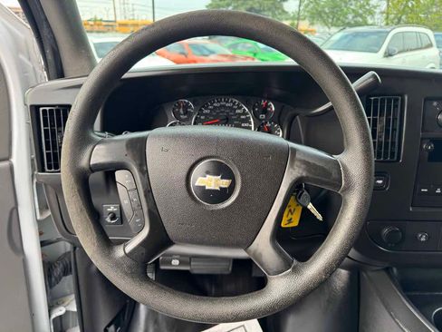 Used 2014 Chevrolet Express 1500 RWD image 12