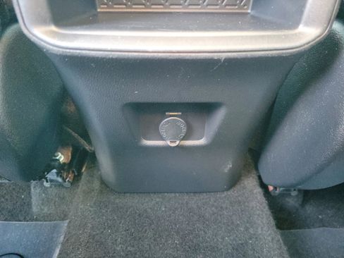 Used 2021 Toyota RAV4 LE image 12