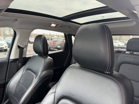 Used 2022 Ford Escape SEL image 11