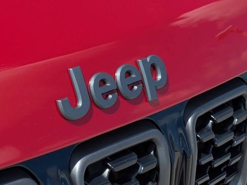Used 2025 Jeep Compass Latitude w/ Convenience Group AWD/4WD image 14