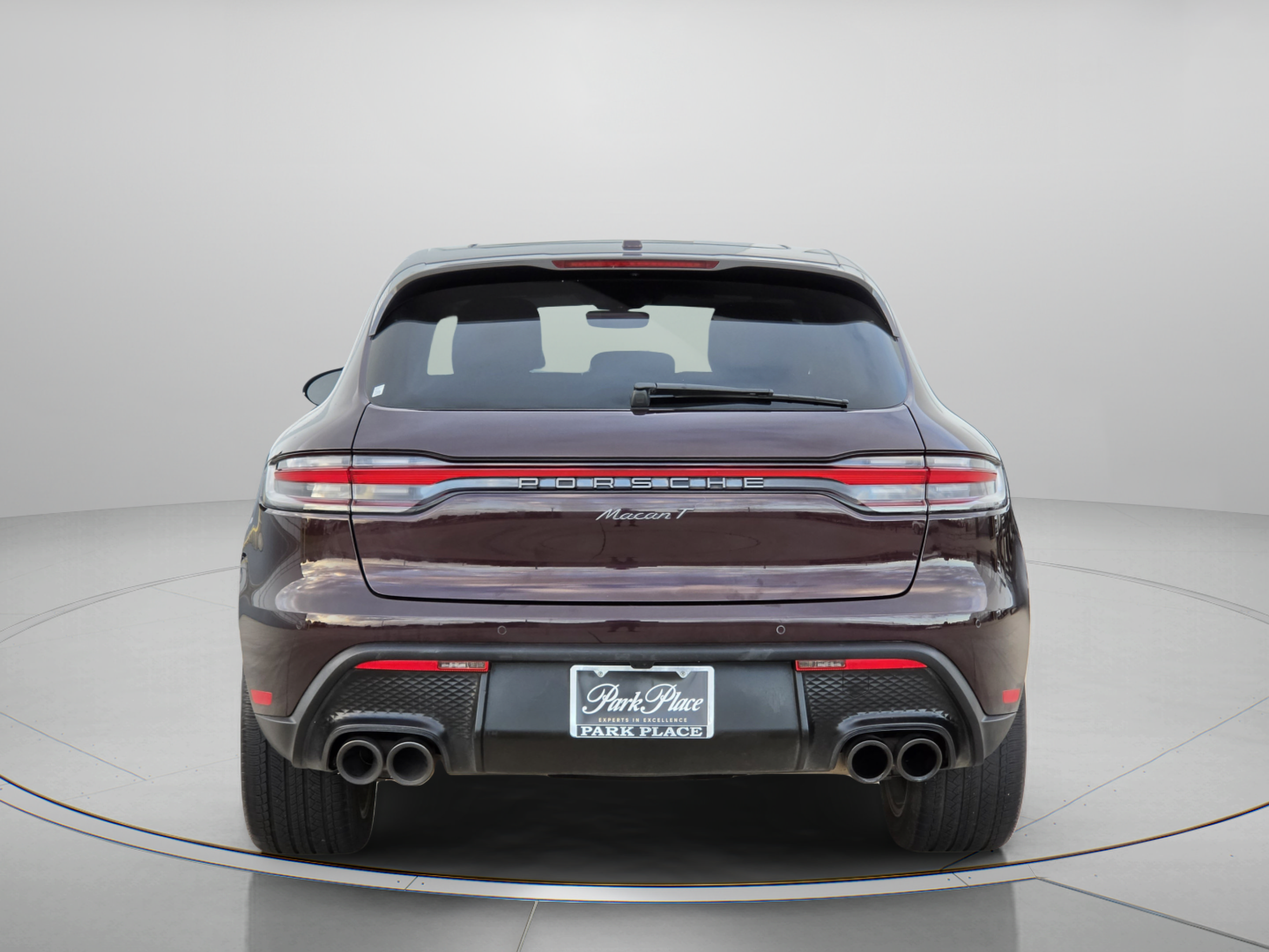 Used 2023 Porsche Macan Turbo AWD/4WD image 4