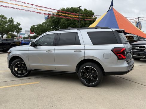 Used 2024 Ford Expedition Limited RWD image 9