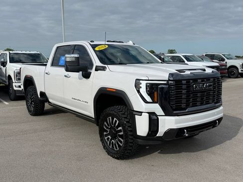 Used 2024 GMC Sierra 2500 Denali Ultimate AWD/4WD image 2