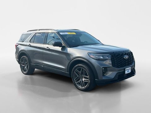 Used 2025 Ford Explorer ST-Line w/ Premium Package AWD/4WD image 9