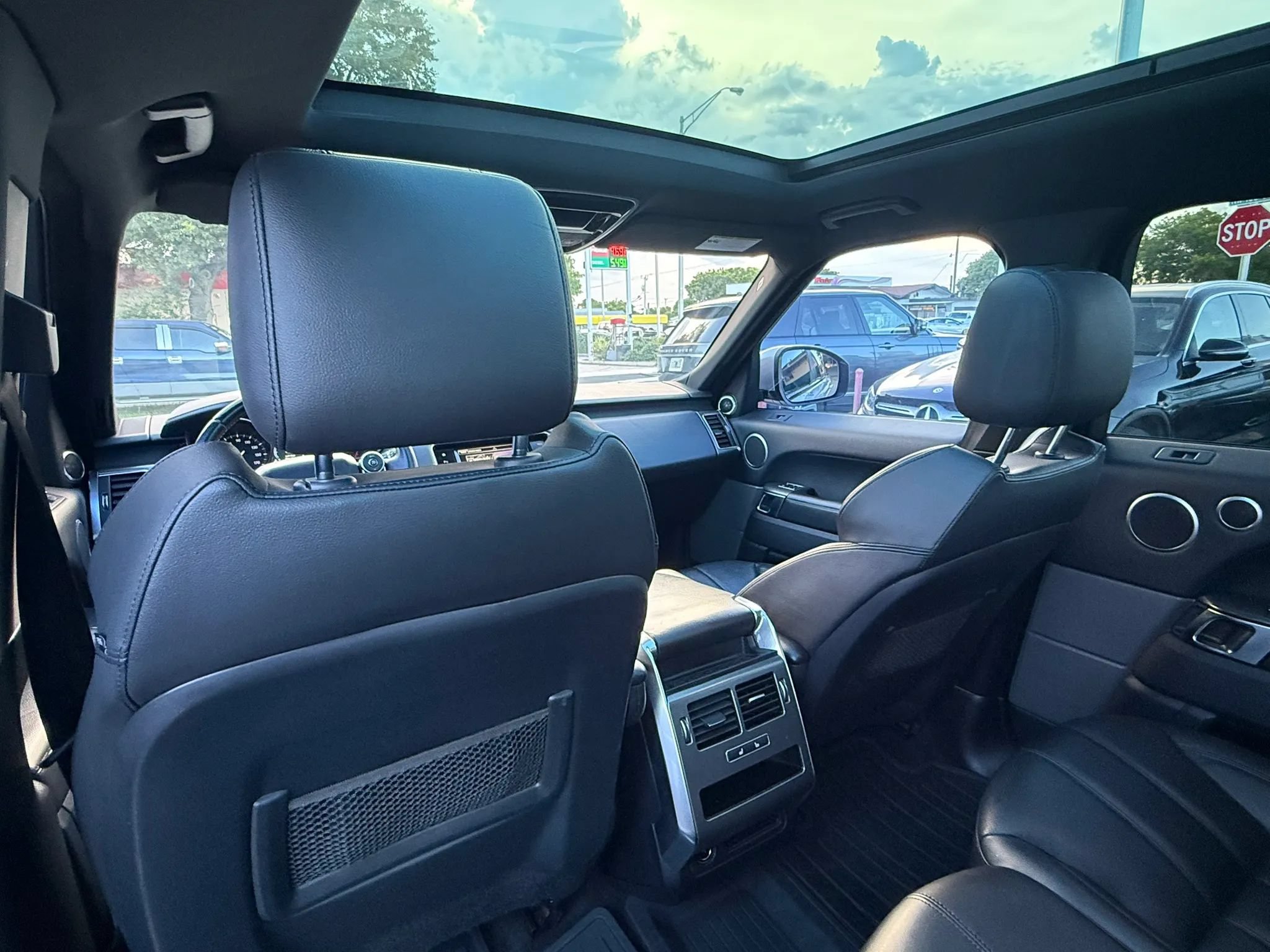 Used 2016 Land Rover Range Rover Sport SE AWD/4WD image 19