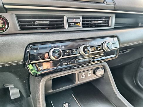 Used 2024 Honda Pilot Touring image 19