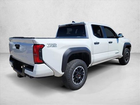 Used 2025 Toyota Tacoma TRD Off-Road AWD/4WD image 5
