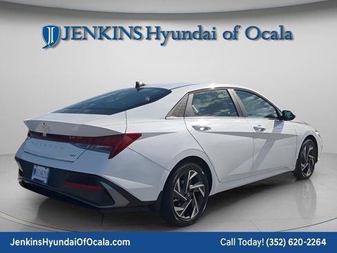 New 2026 Hyundai Elantra Limited FWD image 3
