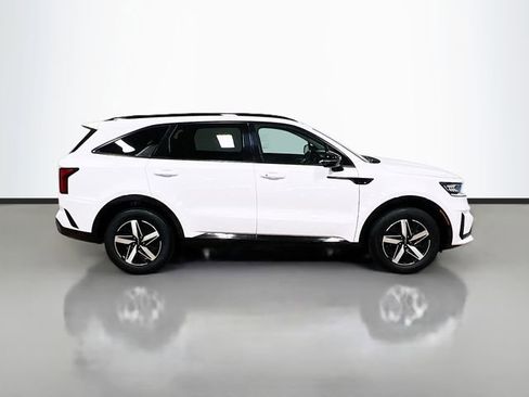 Certified 2022 Kia Sorento S w/ Panoramic Sunroof Package image 8