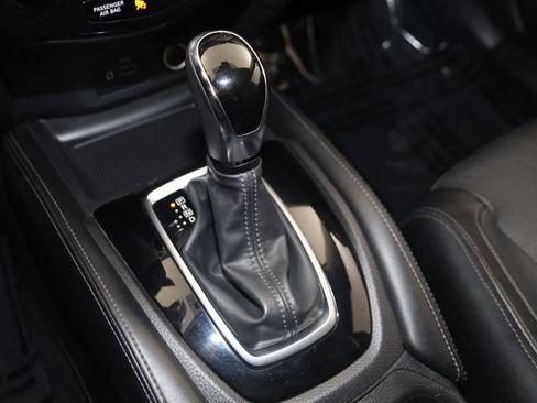 Used 2018 Nissan Rogue SL FWD image 7