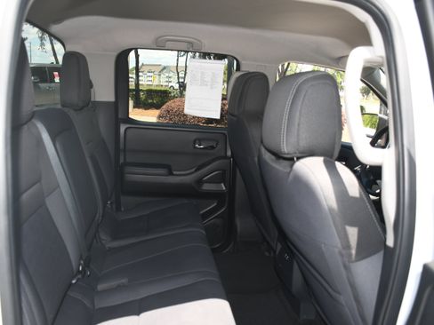 Used 2023 Nissan Frontier SV RWD image 17