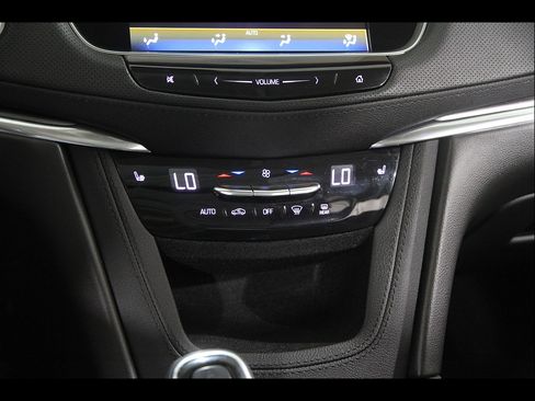 Used 2019 Cadillac XT5 Luxury w/ LPO, Black Ice Package AWD/4WD image 15