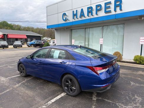 Used 2022 Hyundai Elantra SEL w/ Convenience Package image 5