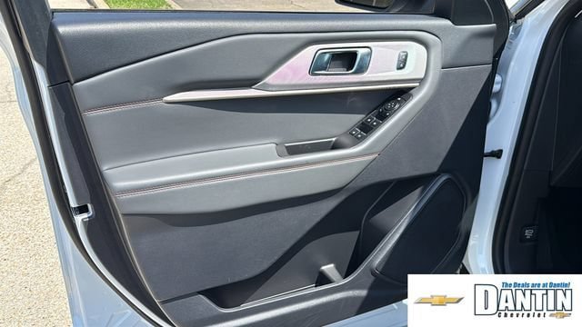 Used 2025 Ford Explorer Active RWD image 15