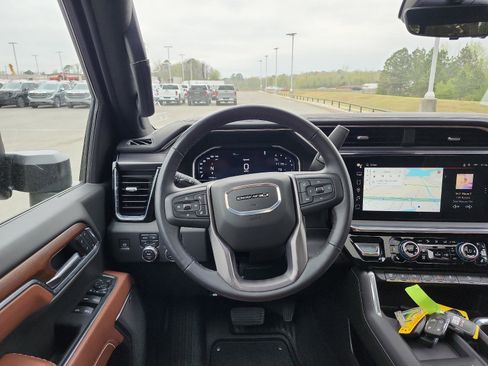 Certified 2025 GMC Sierra 2500 Denali Ultimate image 17