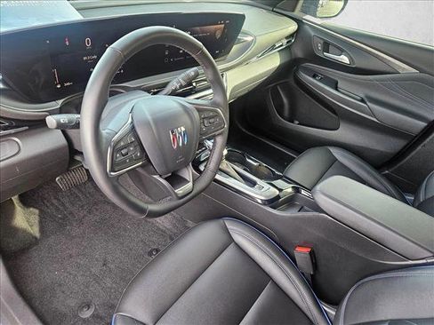 Used 2024 Buick Envista Sport Touring w/ Convenience I Package image 10