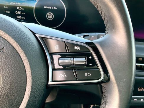 Used 2024 Kia Seltos EX FWD image 23