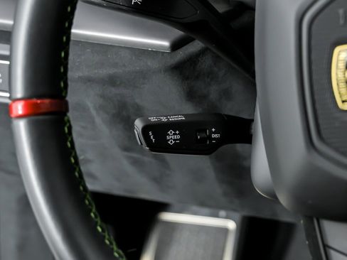 Used 2024 Lamborghini Urus Performante AWD/4WD image 35