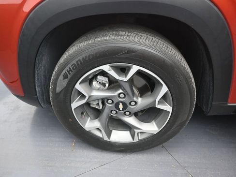 Used 2024 Chevrolet Trax LT w/ Driver Confidence Package FWD image 9
