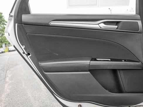 Used 2013 Ford Fusion SE FWD image 28