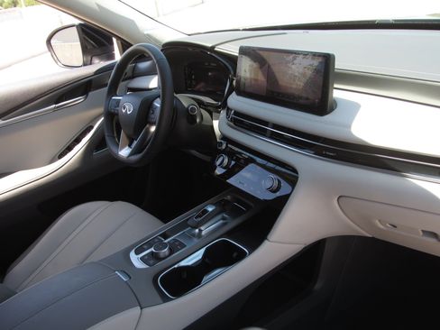 Used 2026 INFINITI QX60 Luxe w/ Family Package AWD/4WD image 10