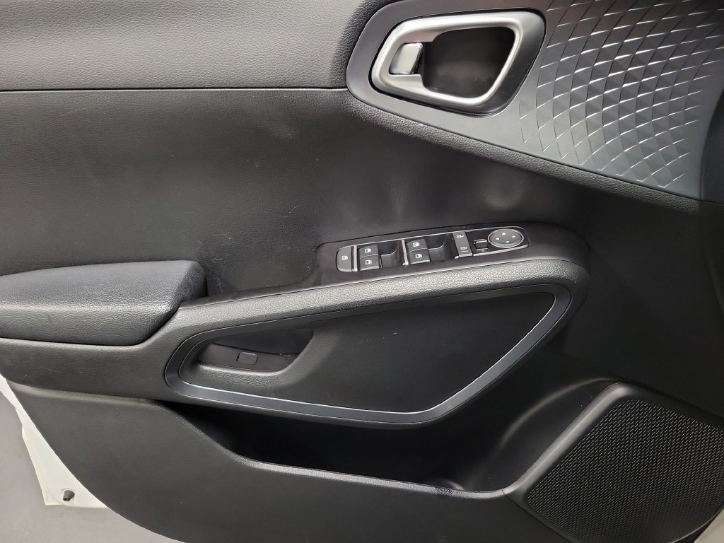 Used 2022 Kia Soul EX FWD image 24